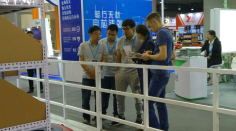 会学习、适应快 艾瑞思仓储机器人惊艳广州物流展